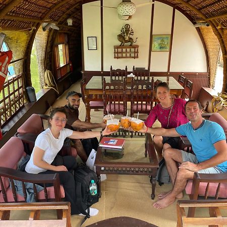 Alappuzha Thara'S Houseboat酒店 外观 照片