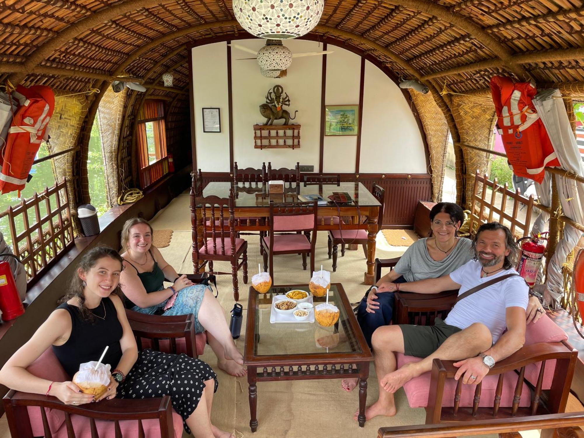 Alappuzha Thara'S Houseboat酒店 外观 照片