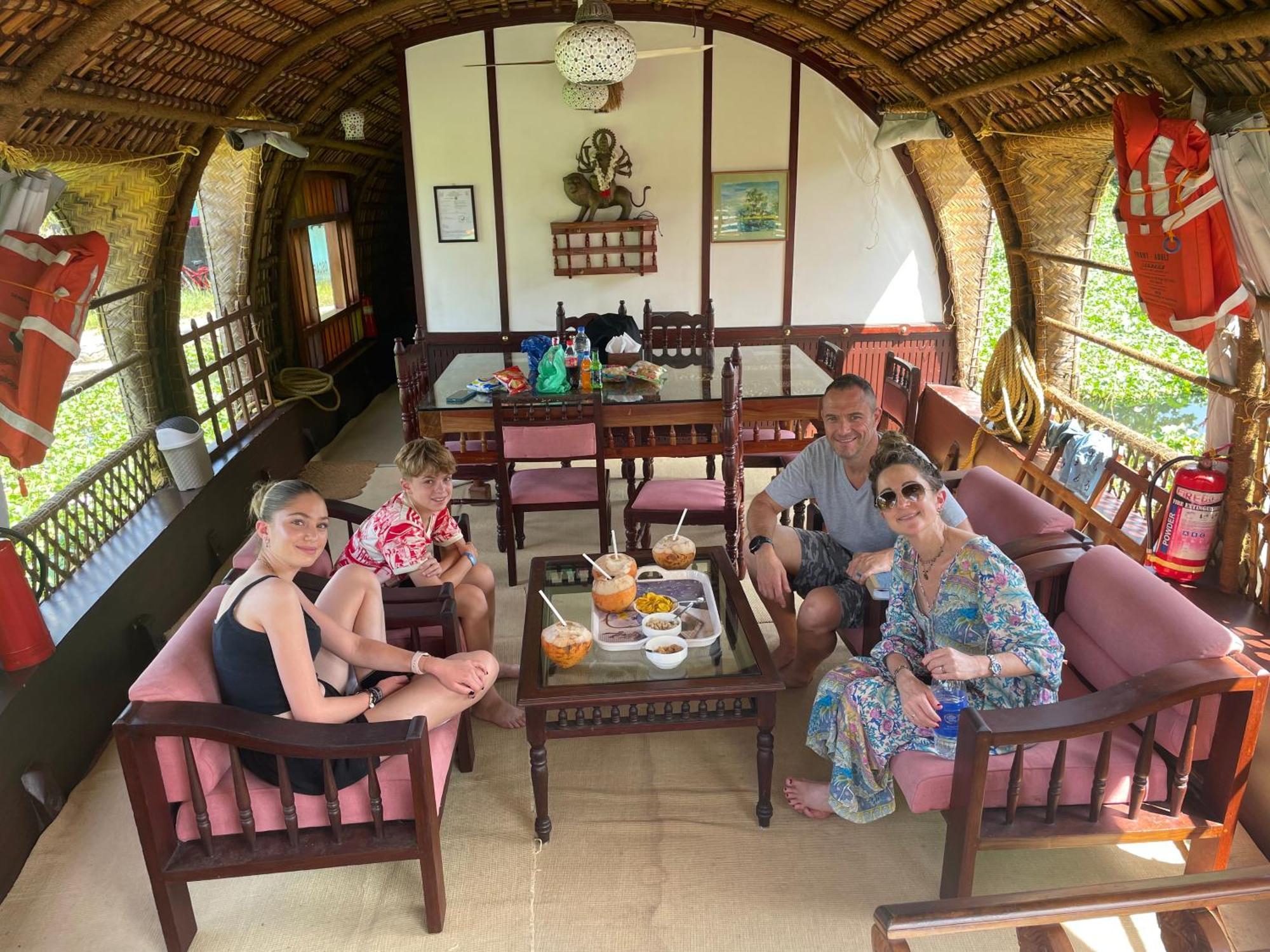 Alappuzha Thara'S Houseboat酒店 外观 照片