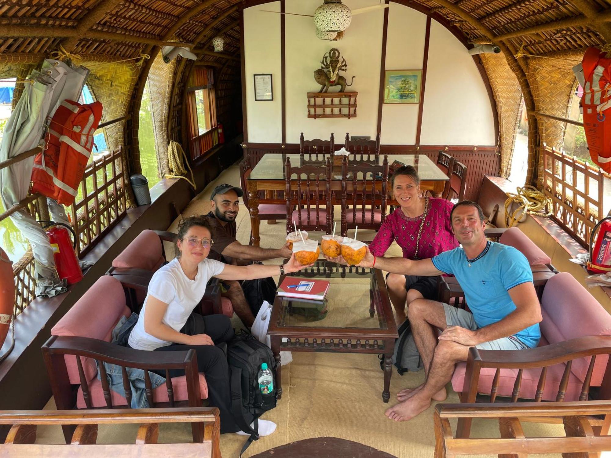 Alappuzha Thara'S Houseboat酒店 外观 照片